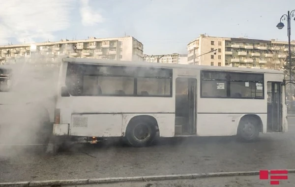 SON DƏQİQƏ! Bakıda 2 avtobus toqquşdu - çox sayda yaralı var - YENİLƏNİB