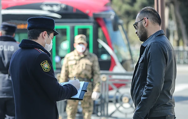 Küçəyə səbəbsiz çıxanlar 100 manat cərimə edildi - FOTO