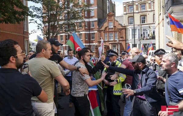 Ermənilər Londonda təxribat törədib, bir soydaşımız xəsarət alıb - VİDEO