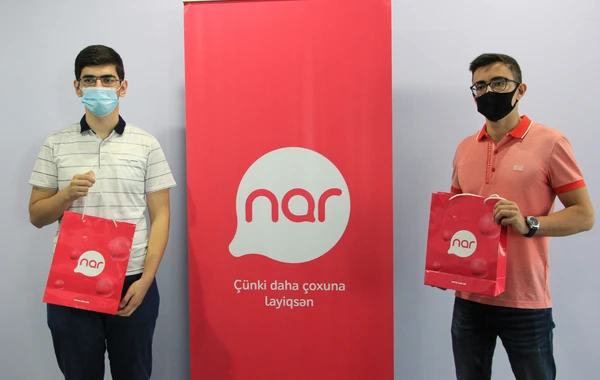 “Nar” qəbul imtahanlarında ən yüksək nəticə göstərmiş abituriyentləri mükafatlandırdı