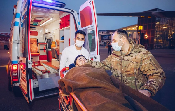 Üç ağır yaralı qazimiz Türkiyəyə müalicəyə göndərildi - FOTO