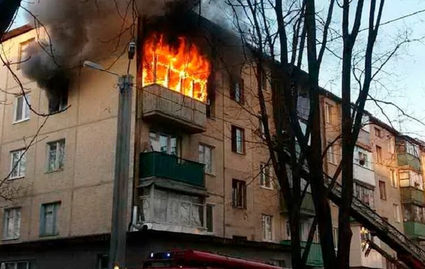 Sumqayıtda yaşayış binasında yanğın - sakinlər təxliyə edildi