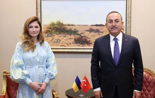 Dohada Əminə Cabbarla Çavuşoğlu arasında görüş keçirilib - FOTO