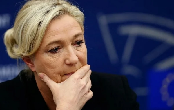 Le Pen prezident seçkilərinin ikinci turunda məğlubiyyətini etiraf etdi