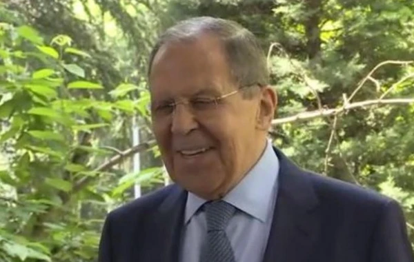 Lavrov jurnalistə qarşı kobudluq edib: “Get tovuzquşu ilə danış” - VİDEO