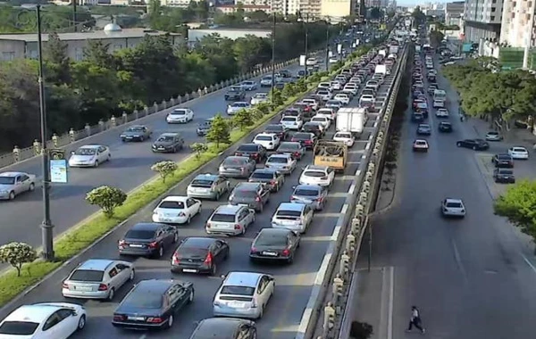 Bakının bəzi küçə və prospektlərində sıxlıq müşahidə edilir - SİYAHI