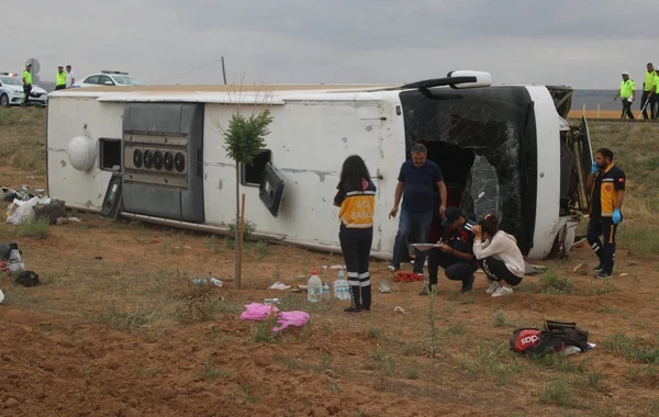 Türkiyədə avtobus qəzası: Çox sayda yaralı var - FOTO - YENİLƏNİB