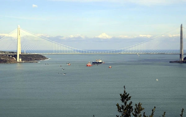 İstanbul boğazında hərəkət dayandırıldı - FOTO/VİDEO