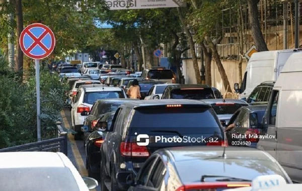 Bakıda sıxlıq olan yollar - SİYAHI