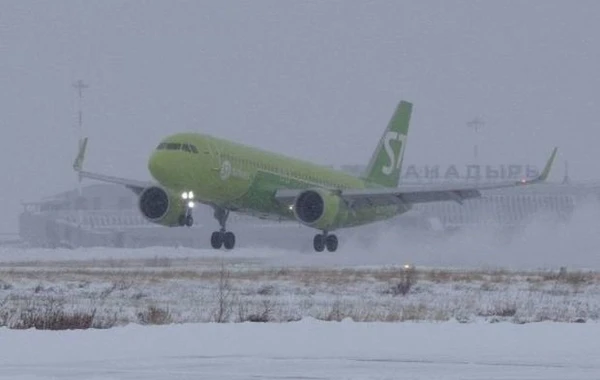 Moskva aeroportlarında güclü qar səbəbindən onlarla aviareys gecikir