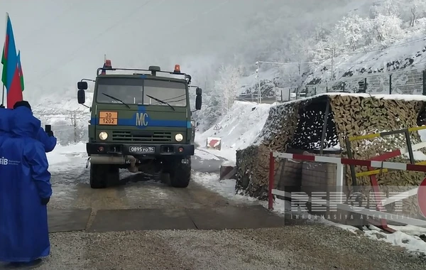 Bu gün Xankəndi-Laçın yolunda sülhməramlıların 30 avtomobili maneəsiz keçib - FOTO - YENİLƏNİB