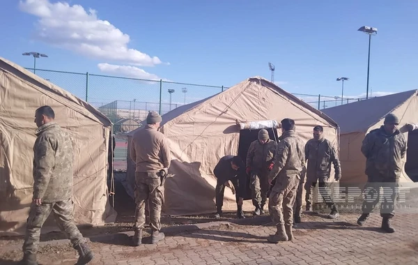 Azərbaycanın xilasediciləri Kahramanmaraşda daha bir müvəqqəti çadır şəhərciyi qurur - FOTO