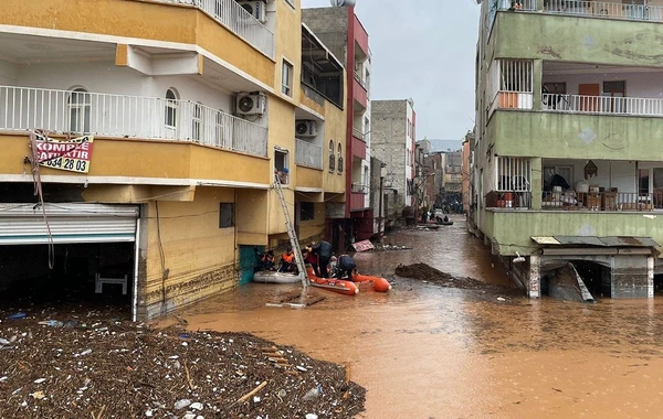 Türkiyədə baş verən sel fəlakətində ölənlərin sayı artdı - FOTO - YENİLƏNİB