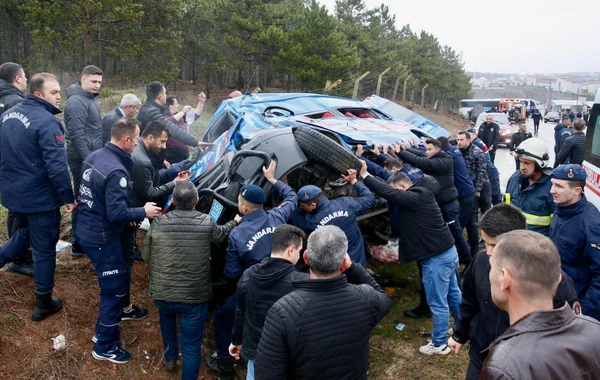 Türkiyədə ağır qəza - 12 hərbçi yaralandı - FOTO