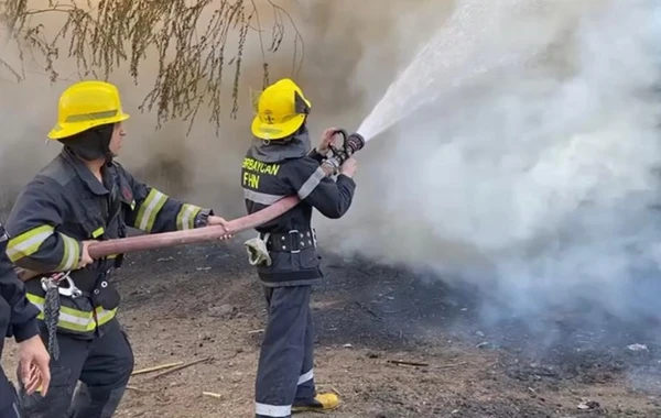 “Taxta bazarı”nda yanğın söndürülüb - YENİLƏNİB - FOTO/VİDEO