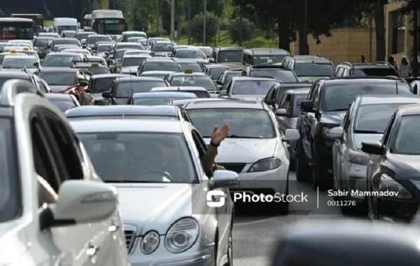 Bakıda bu yollar tıxacdır - SİYAHI