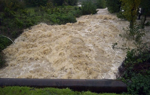 Gilgilçaydan sel keçməsi davam edir - YENİLƏNİB