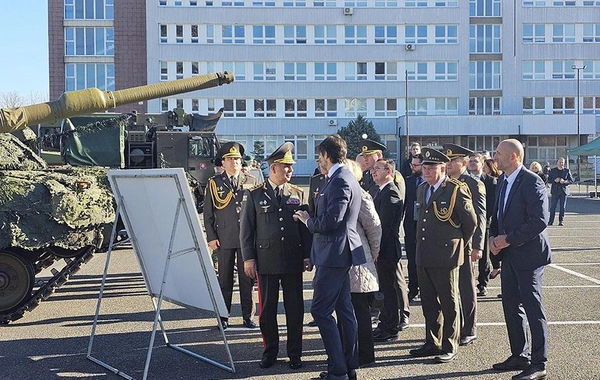 Zakir Həsənov slovakiyalı həmkarı ilə hərbi əməkdaşlığın cari vəziyyətini müzakirə edib