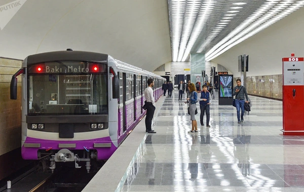 Bakı Metropolitenində problem