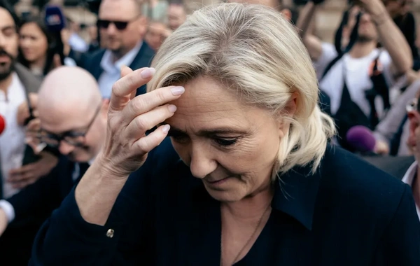 Marin Le Pen ilk dəfə Parisdə dindiriləcək