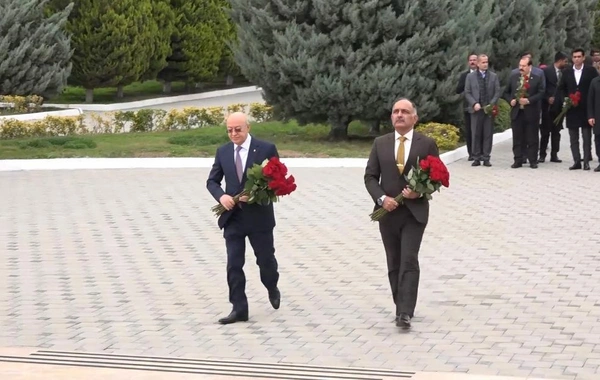 Kəmaləddin Heydərov pakistanlı həmkarı ilə FHN-in Akademiyasında olub