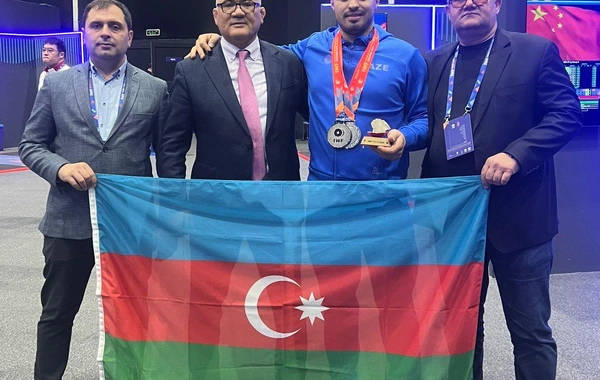 Dünya çempionatı: Azərbaycan ağırlıqqaldıranı gümüş medal qazanıb