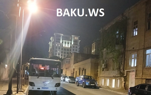 Bakıda avtobus dayanacağı "davası" - Nə baş verir?