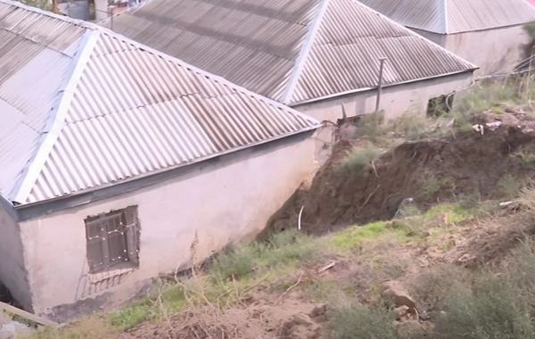 Bakıda daha bir torpaq sürüşməsi BAŞ VERDİ: Evlər TƏHLÜKƏDƏ