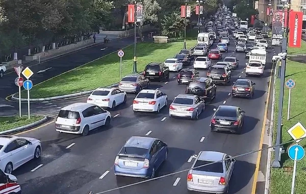 Bakıda bu yollarda tıxac yaranıb