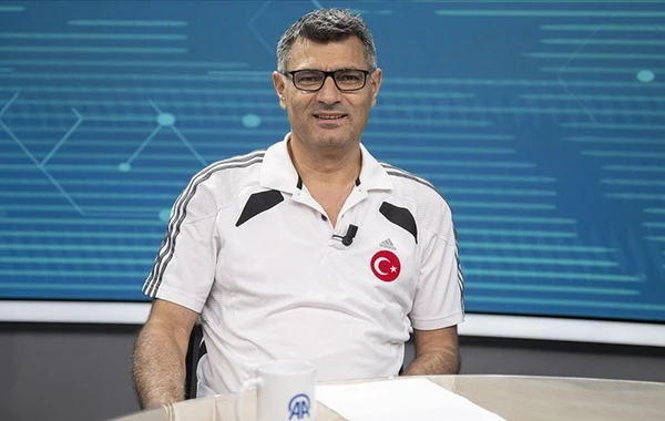 Yusif Dikeç onun hərəkəti ilə qələbə qeyd edən Lamiyəni təbrik edib