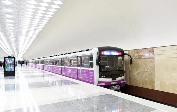 Bakı metrosuna 2 yeni qatar gətirilib