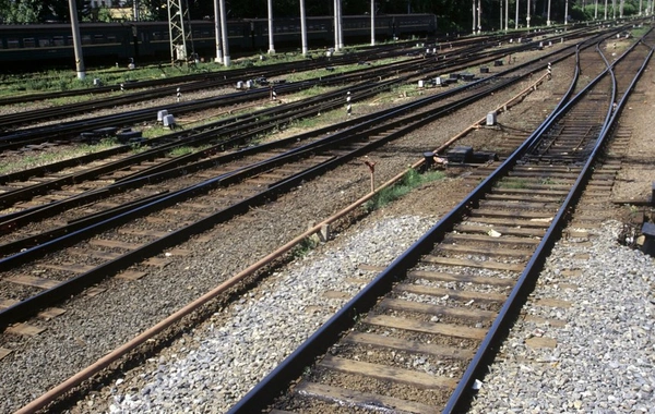 Bakıda qəfildən elektrovozun qarşısına çıxan iki nəfər həyatını itirib