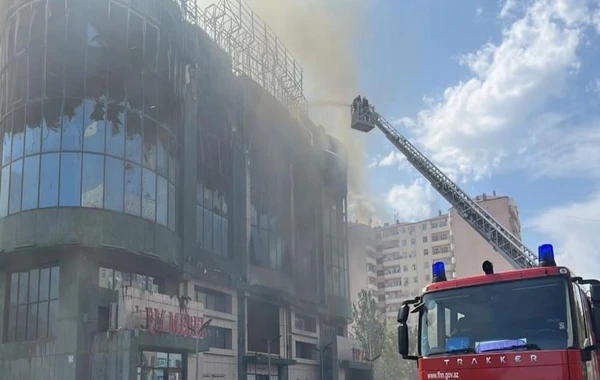 В Баку в доме торжеств вспыхнул пожар