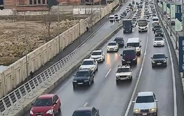 Bakıda tıxac olan yollar açıqlanıb