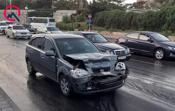 Yola bitum dağıldı, 6 maşın sürüşüb toqquşdu - FOTO