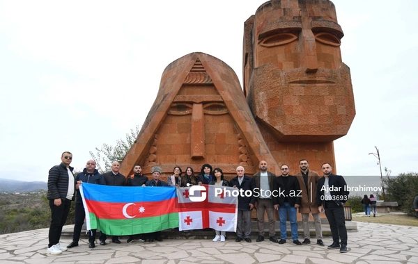 Gürcüstandan gələn səyahətçilərin ikinci qrupu Xankəndini gəzib