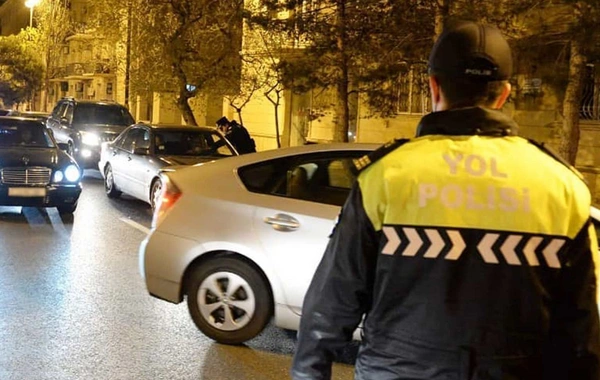 Paytaxtda polisin qanuni tələbinə əməl etməyən sərxoş sürücü saxlanılıb