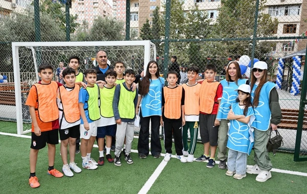 Bakıda yenilənmiş növbəti həyət sakinlərin istifadəsinə verilib