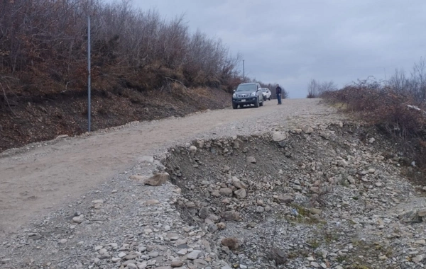 В Шамахы в результате оползня просела автодорога