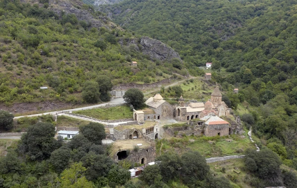 Prezident İlham Əliyev və birinci xanım Mehriban Əliyeva Kəlbəcərdəki Xudavəng monastır kompleksində olublar