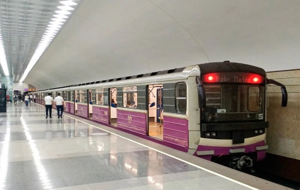 Metrodan istifadə edən sərnişinlərə PİS XƏBƏR