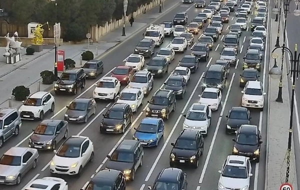 Bakıda tıxac olan yollar açıqlanıb