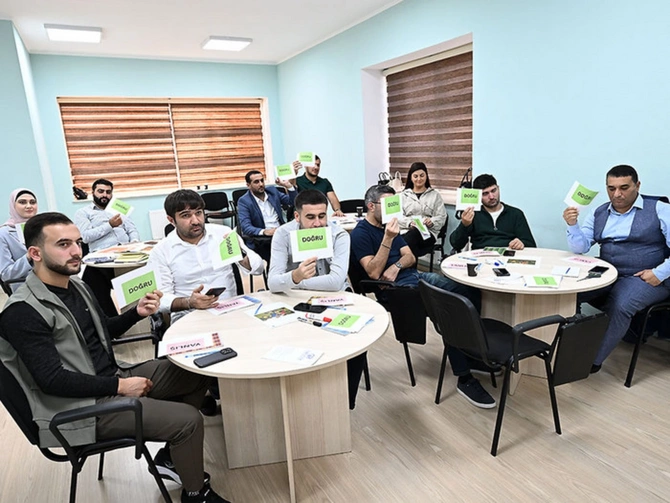 AFFA-da "Futbolda Uşaqların Hüquqlarının Qorunması" mövzusunda seminar təşkil olunub AFFA-da "Futbolda Uşaqların Hüquqlarının Qorunması" mövzusunda seminar təşkil olunub