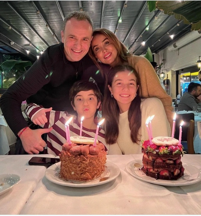 Şou-biznesin xoşbəxt ailə həyatı olan məşhurları - SİYAHI