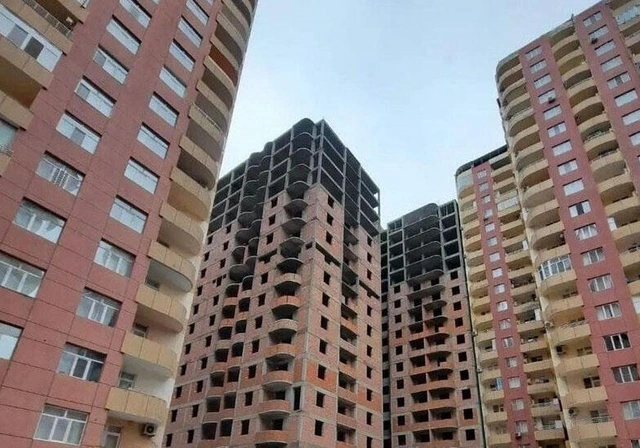 Bakıda çökən əmlak bazarı: Mənzillərin baha olmasının səbəbi nədir? Bakıda çökən əmlak bazarı: Mənzillərin baha olmasının səbəbi nədir?
