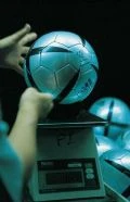 Как Adidas делает футбольные мячи (41 фото)