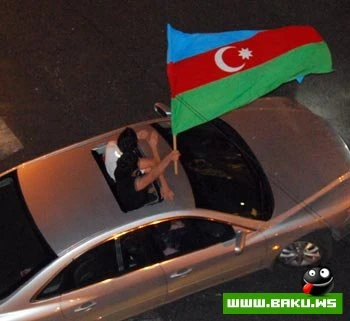 Turkiye yarım finalda - Bakıda gece partlayışı !