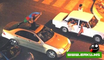 Turkiye yarım finalda - Bakıda gece partlayışı !