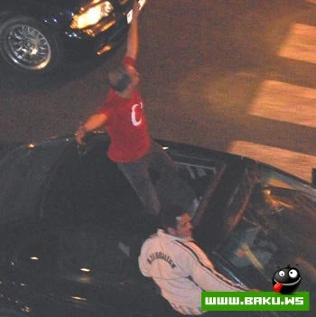 Turkiye yarım finalda - Bakıda gece partlayışı !