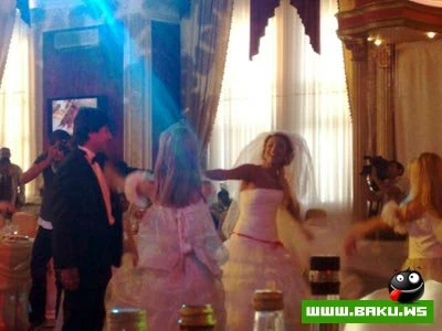 Exclusive! Roya & Anar - Toy (Yenilendi)